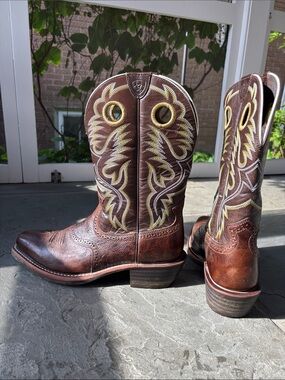 Ariat Brown Leather Cowboy Boots with Yellow Embroidery